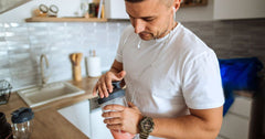 Como Preparar Whey Protein: Com Água ou Leite?